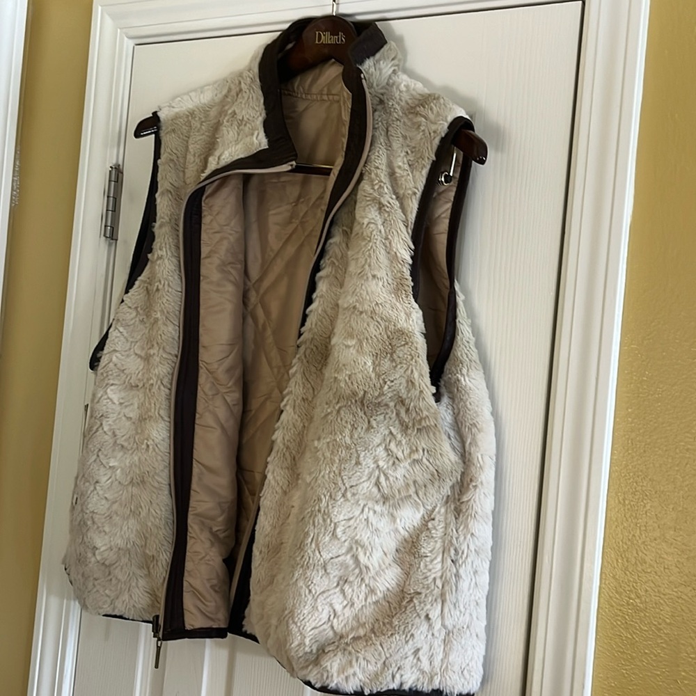Women’s reversible vest